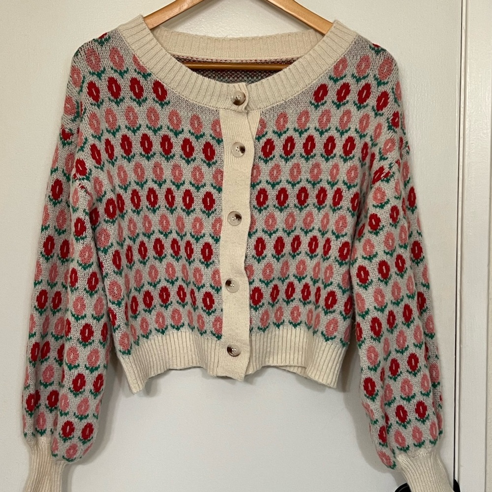 Flower pattern knit cardigan